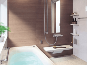 TOTOのユニットバス「サザナ」。やわらかなほっカラリ床ときれい除菌水で、清潔・快適なバスタイムを実現。お掃除がしやすく、湿気の多い沖縄の住まいにも最適なリフォーム提案におすすめの浴室。