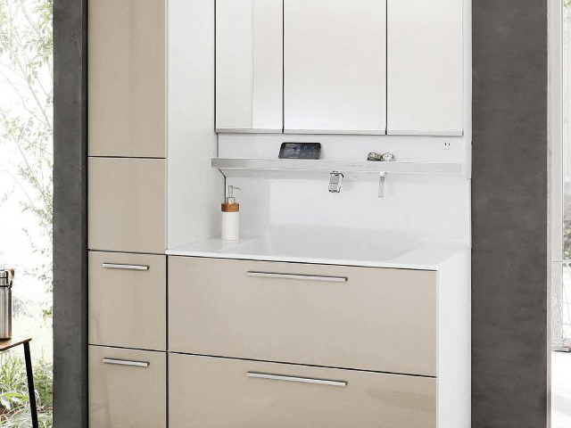 「TOTOの洗面化粧台『オクターブ』の画像。収納力と使いやすさを両立した人気モデルで、美しいデザインと清掃性の高さが魅力。