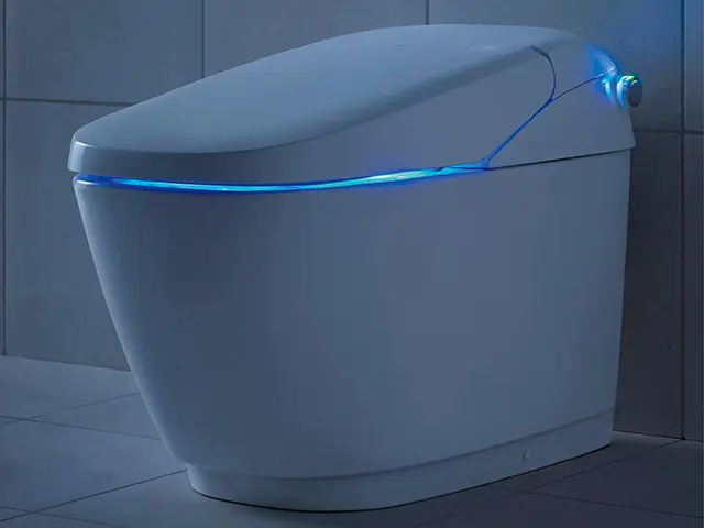 LIXILの高級トイレ「サティス」。流線形デザインと先進的な機能を備えたタンクレストイレの外観