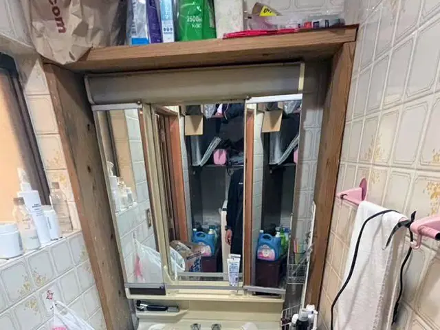 洗面化粧台 鏡部分 Before写真