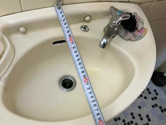 手洗い器交換後 Before写真