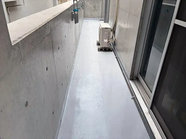 ベランダ防水施工後|ウレタン防水で明るく一新 After写真