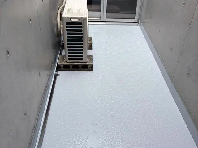 ベランダ防水施工後|ウレタン防水で均一に仕上げた床面 After写真