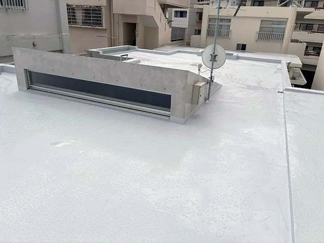 屋上防水施工後|ウレタン防水で均一に仕上げた屋上 After写真