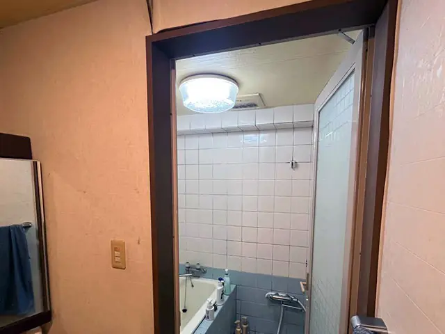 浴室入口 Before写真