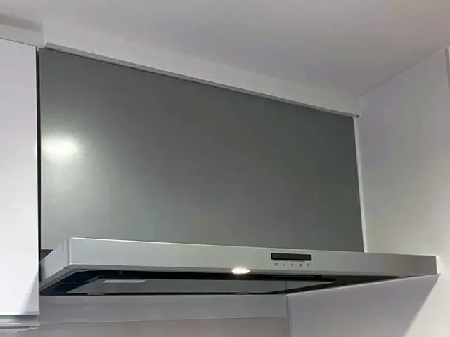 沖縄小工事リフォーム後のスリム型レンジフード