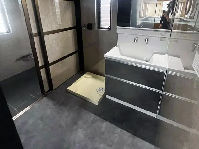 タイル張りの洗面所を一新｜お手入れしやすく統一感のある空間へ After写真