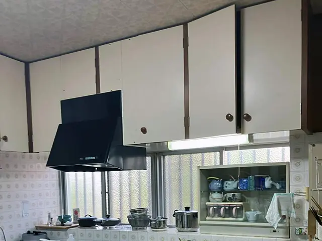 吊戸棚収納｜使いやすいキッチン収納へリフォーム Before写真